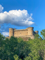 Fototapeta na wymiar castillo de mombeltran valle del tiétar avila