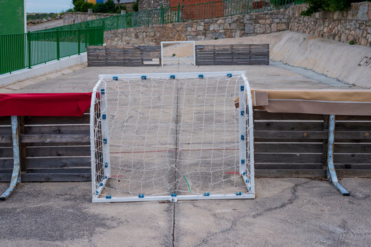 porterias de futbol para ni&ntilde;os en pueblo de castilla