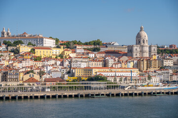 Obraz premium Beautiful views and architecture in Lisbon's old city.