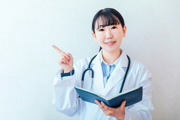 働く女医　woman doctor