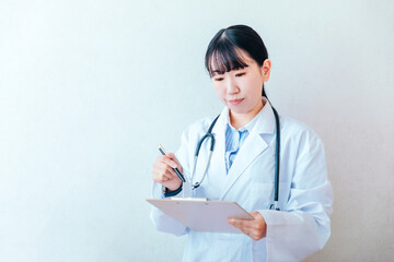 働く女医　woman doctor