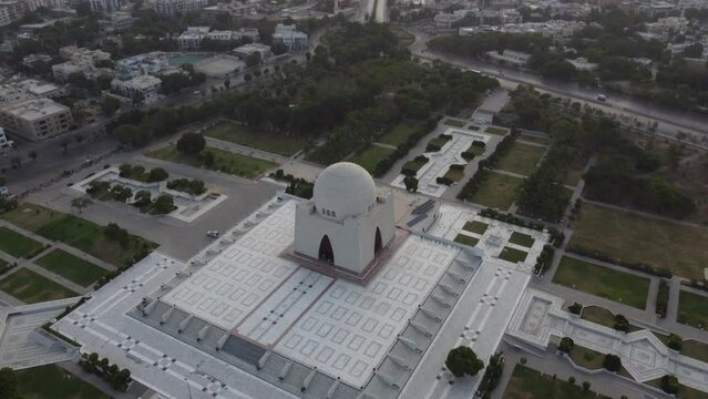 Karachi Pakistan 2020, aerial footage of Mazar-e-Quaid also known as tomb of Quaid-e-Assam, landmarks of karachi pakistan, tourist destination, cityscape