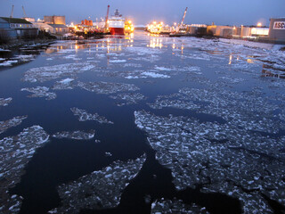 Frozen dee viewed from Victoria Bridge - Aberdeen - Scotland - UK