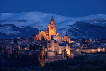 Segovia y sus monumentos (version hora azul) - obrazy, fototapety, plakaty