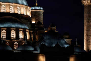 Naklejka premium Eminonu yeni cami new mosque in istanbul turkey night view