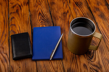 사무실에서 사용하는 필기도구와 관련된 사진