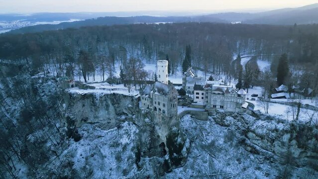 Hsitrosiches Schloss Lichtenstein, aufgenommen im Winter in S&uuml;d Deutschland. 