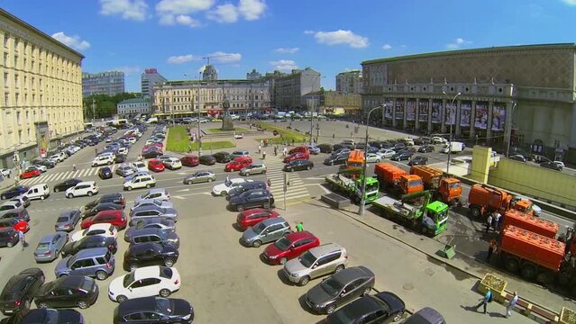 Triumphal Square with traffic at spring sunny day