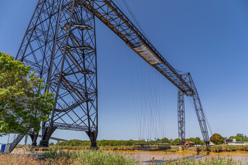 Pont transbordeur du Martrou, dernier pont transbordeur de France, à Rochefort, Charente-Maritime - obrazy, fototapety, plakaty
