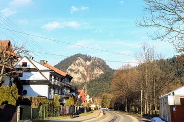 SROMOWCE NIZNE, POLAND - NOVEMBER 09, 2022: Trzy Korony- Three Crowns is the highest peak of Pieniny Srodkowe in Poland. © agneskantaruk
