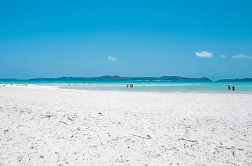 Photo sur Aluminium Whitehaven Beach, île de Whitsundays, Australie Whitehaven Beach is on Whitsunday Island. The beach is known for its crystal white silica sands and turquoise colored waters. Autralia, Dec 2019