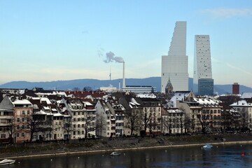Der Rhein in Basel im Winter