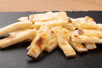 焼きたらチーズ（北海道産チェダーチーズ）