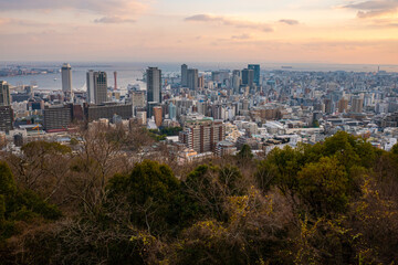 Obraz premium 夕暮れ時の町並み