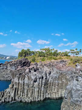 This is a columnar joint on the coast of Jeju.