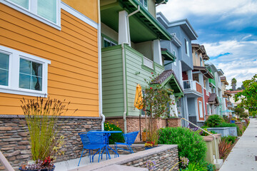 Colorful homes in Arroyo Grande, CA - obrazy, fototapety, plakaty