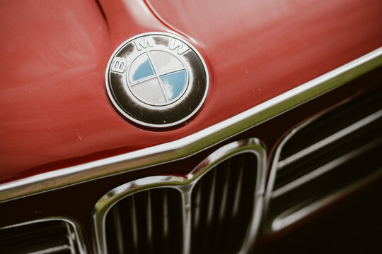 Front bumper and emblem of a vintage BMW car