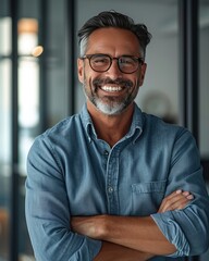 Obraz premium Smiling Man With Glasses and Beard