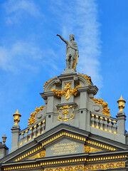 Obraz premium Statue of Saint Homobonus in Cremona, embodying piety and devotion. A tribute to faith and virtue, this sculpture stands as a symbol of spiritual grace and Italian heritage