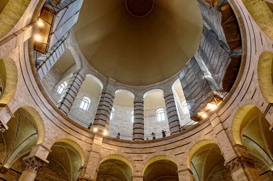  Le baptist&egrave;re Saint-Jean de Pise, Pise, Toscane, Italie