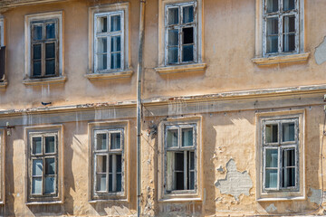 Fototapeta na wymiar Old medieval architecture building in the city of Brasov, Romania.