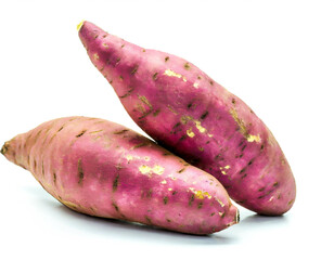 Süßkartoffeln isoliert auf weißen Hintergrund, Freisteller