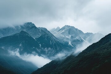 Obraz premium view of cloudy mountain tops