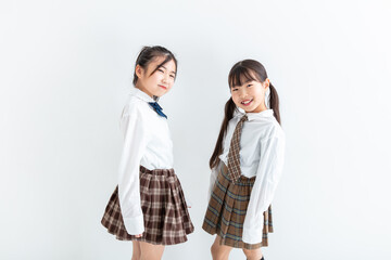 笑顔で振り返る小学生　Smiling elementary school student