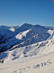 Fototapeta na wymiar Skifahren in Saalbach HInterglemm