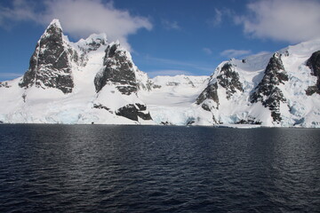 Fototapeta na wymiar Cruising in the Lemaire Channel, Antarctica.