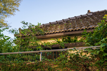 日本の沖縄県の古くてとても美しい建物