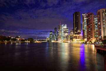 Fototapeta na wymiar A Nighttime Stroll Through Brisbane’s Riverside