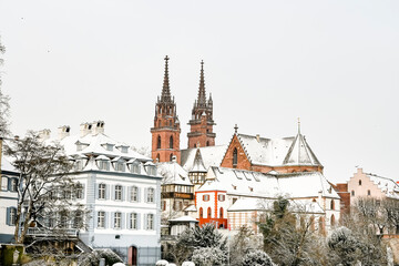 Basel, Münster, Kirche, Rhein, Rheinufer, Grossbasel, Altstadt, Altstadthäuser, Winter, Schnee, Schneedecke, Morgenstimmung, Basel-Stadt, Schweiz