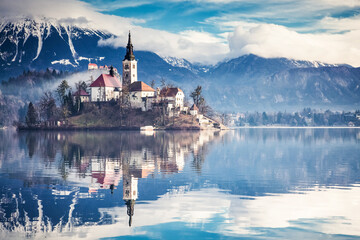 amazing View On Bled Lake, Island,Church And Castle With Mountain Range (Stol, Vrtaca, Begunjscica) In The Background-Bled,Slovenia,Europe - obrazy, fototapety, plakaty