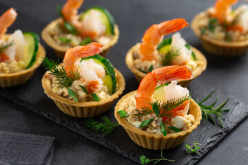 Delicious mini tartlets with shrimps