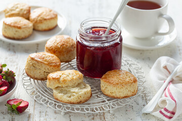  scones with strawberry jam