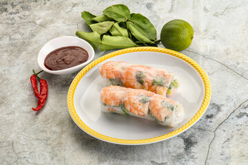 Vietnamese spring roll with prawn