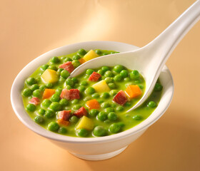 Erbsen-Eintopf, Erbsen, Eintopf, Suppenkelle, Kartoffeln, Suppe, Speckwürfel,