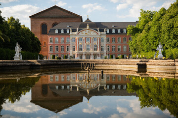 Scenic view of the Palastgarten in Trier, Germany. - obrazy, fototapety, plakaty