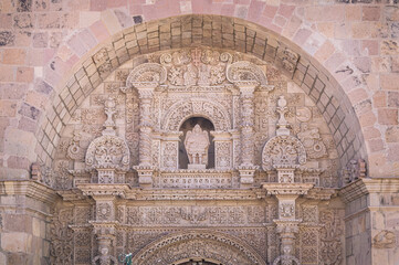 The embroidery pattern on the main gate of the Church of San Lorenzo de Carangas.