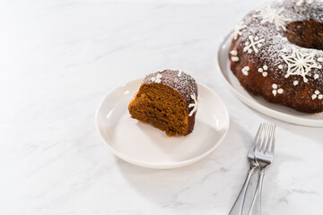 Fototapeta na wymiar Gingerbread bundt cake with caramel filling