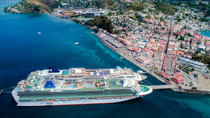 Cruise Ship Terminal, St. George's, Grenada - obrazy, fototapety, plakaty