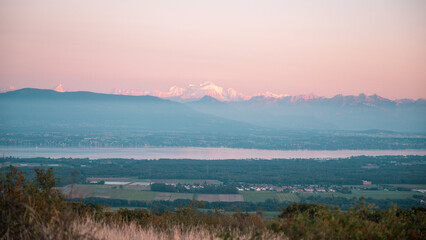 vue sur le bassin lémanique, les Alpes et le Mont Blanc