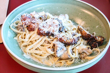 A Delicious Serving of Creamy Chicken Alfredo Pasta