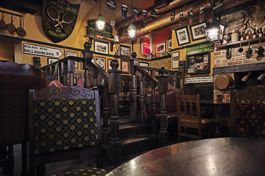 The interior of the famous Irish pub Dirty Boots in the city of Oryol