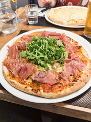 pizza with ham