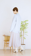 女性冬服のファッションコーディネート全身（縦向き）