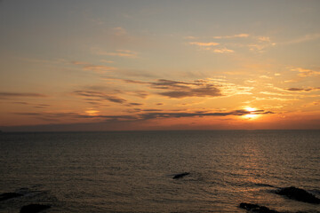 Obraz premium 美しい静かな海の夕暮れ 