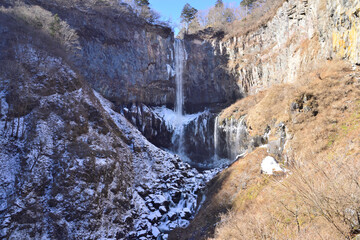 Fototapeta na wymiar 冬の華厳の滝