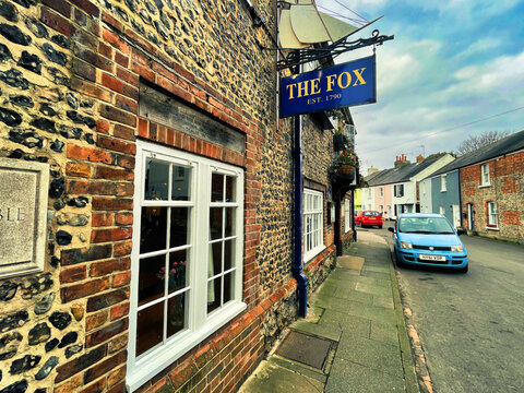 Bognor Regis, United Kingdom - March 06 2022: A Small British Pub With Sign Outside In A Small Countryside Village